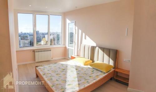 Квартира просторная, очень уютная, светлая, выполнен дизайнерский ремонт. 05