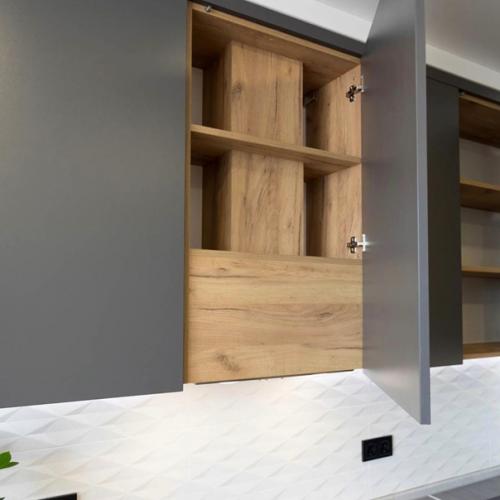 Кухня - гостиная после ремонта, но акцент сделали на гарнитуре. 05