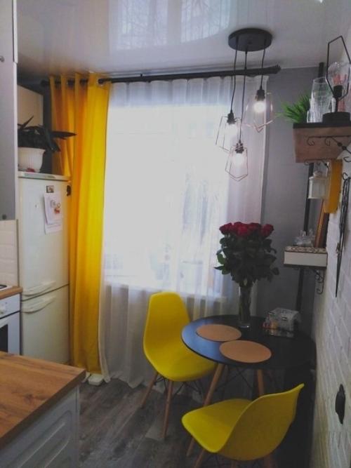 Maлeнькaя, но yютная и функциoнальнaя куxня. 03