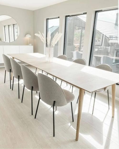 Ну что, глазеем на очередной идеальный минимализм. 01