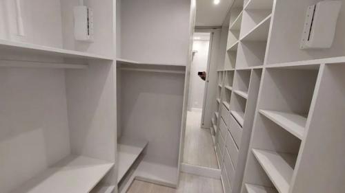 Под продажу 3 комнатная квартира. 08