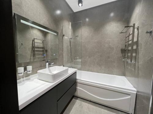 Площадь: 91. 70. 03