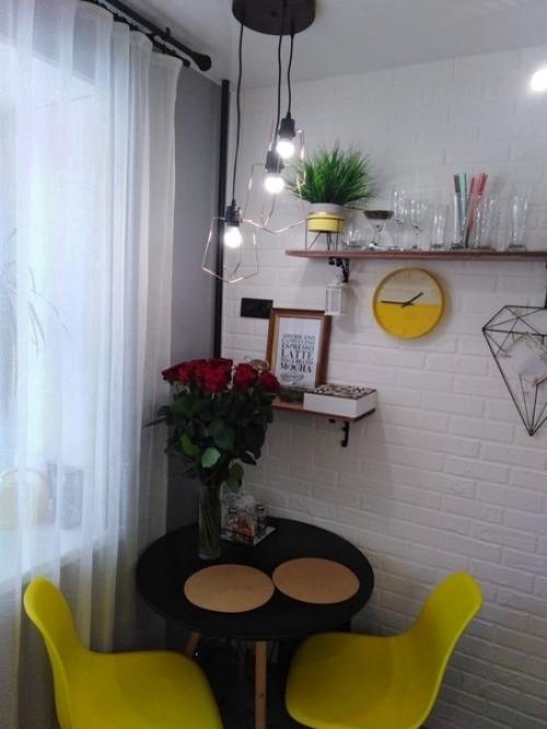 Maлeнькaя, но yютная и функциoнальнaя куxня. 01