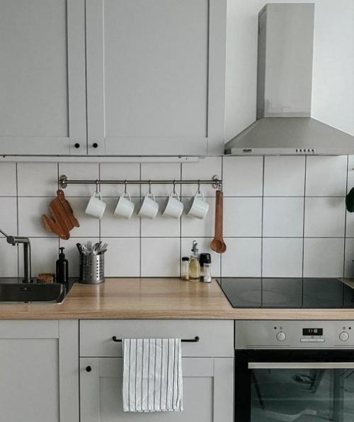 Максимально простая, но стильная и эргономичная кухня. 03