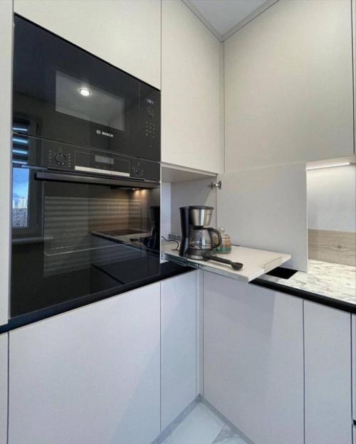 А это наша новая кухня сразу после монтажа. 08