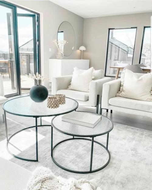 Ну что, глазеем на очередной идеальный минимализм. 02