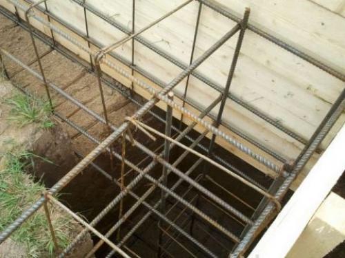 Полезная информация - зачем, как и какое количество арматуры потребуется для армирования ленточного фундамента. 04