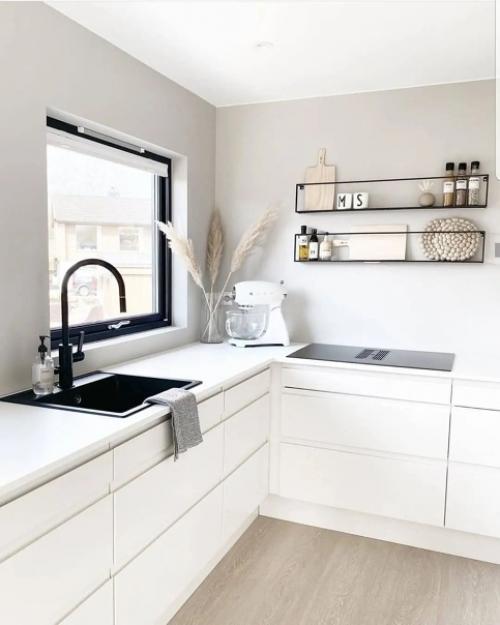 Ну что, глазеем на очередной идеальный минимализм. 03