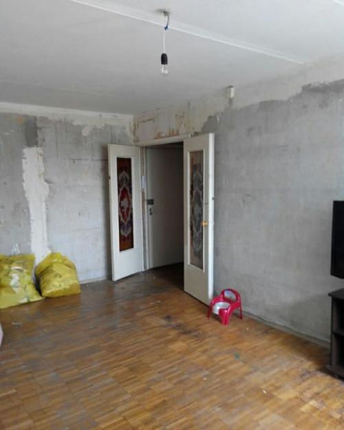 Сделали ремонт большой комнаты 18 кв. 09