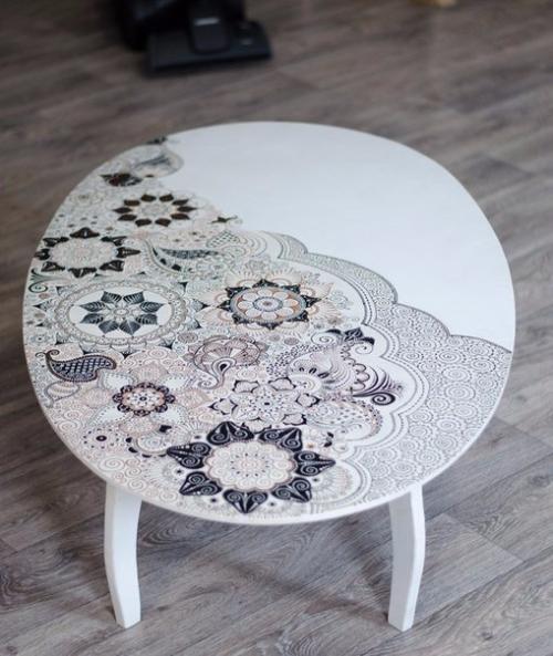 Столик с точечной росписью. 01