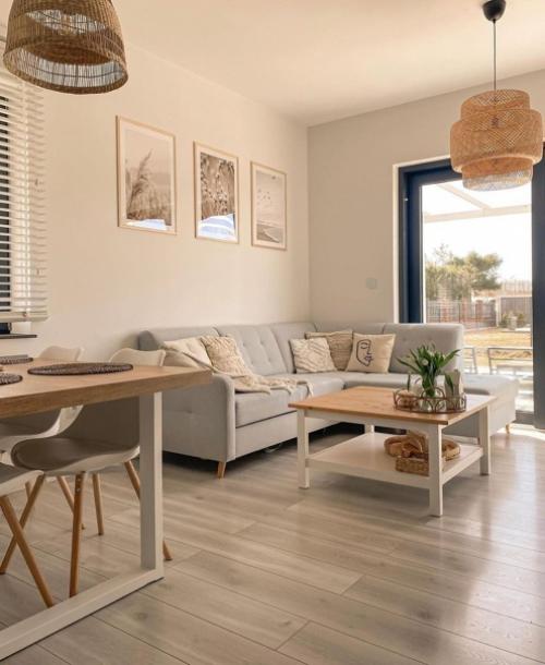 Совсем недавно переехали и обустроили загородный дом. 05