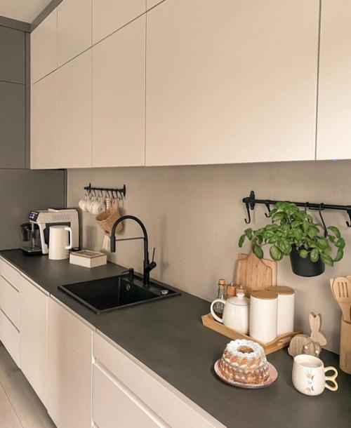 Совсем недавно переехали и обустроили загородный дом. 01