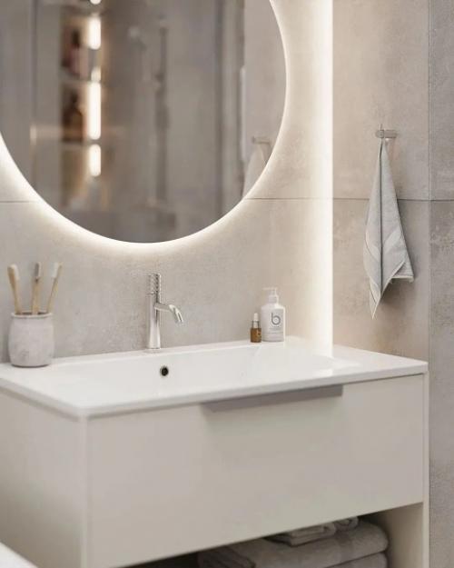 Интерьер санузла с душевой и ванной в спокойных бежевых тонах. 02