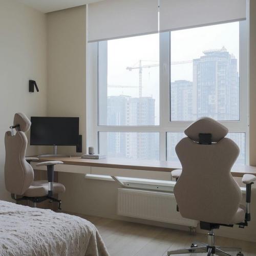 Рабочая зона и большой шкаф. 06