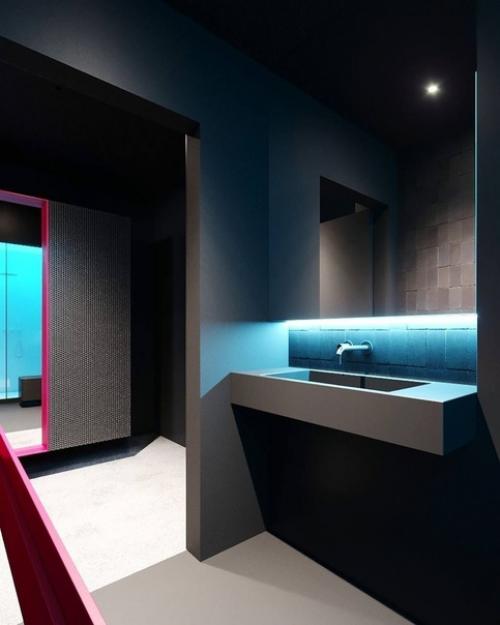 Кричащий, яркий и местами пёстрый интерьер квартиры для настоящего гурмана цвета и контрастов. 01