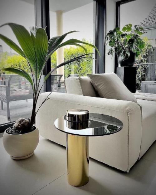 Красивый загородный дом с акцентом на черный цвет. 02