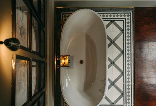 Помылся и лег, проснулся помылся. 01