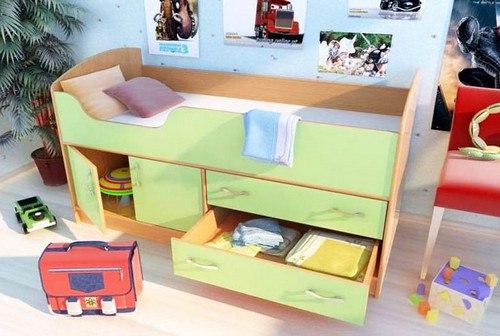 Двухярусная кровать, оптимальное решение если детей двое, а комнатя для них только одна. 02