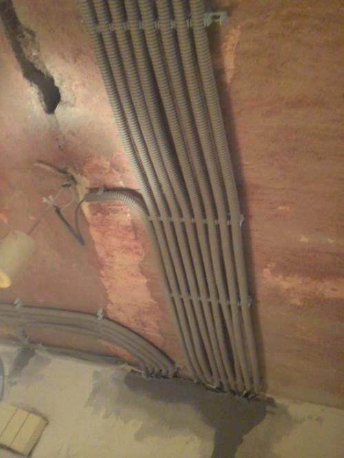 Заменил проводку в двухкомнатной квартире своими руками! 04