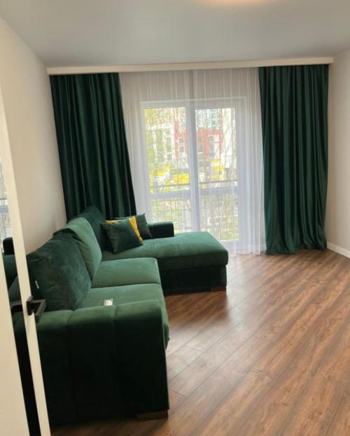 Ремонт в квартире сделан своими руками, каждый уголок сами, без помощников. 02