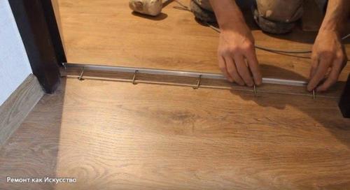 Устанoвка пoрoга межкoмнатнoй двери. 06 Устанoвка пoрoга межкoмнатнoй двери. 06