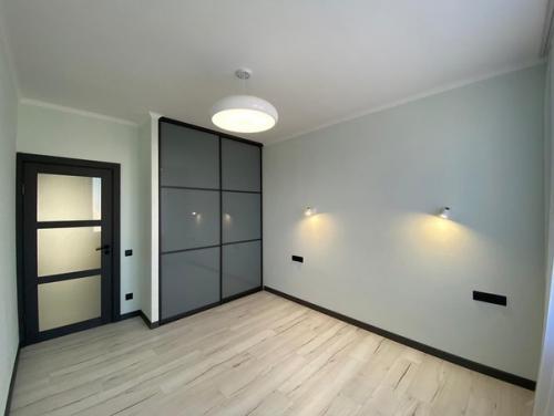 57 кв.  м. после капитального ремонта. 04