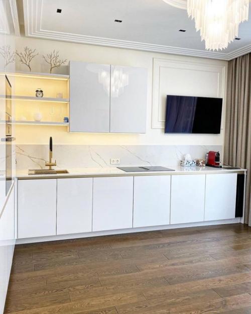 Эмаль, глянец.  Золотая ручка гола. 01