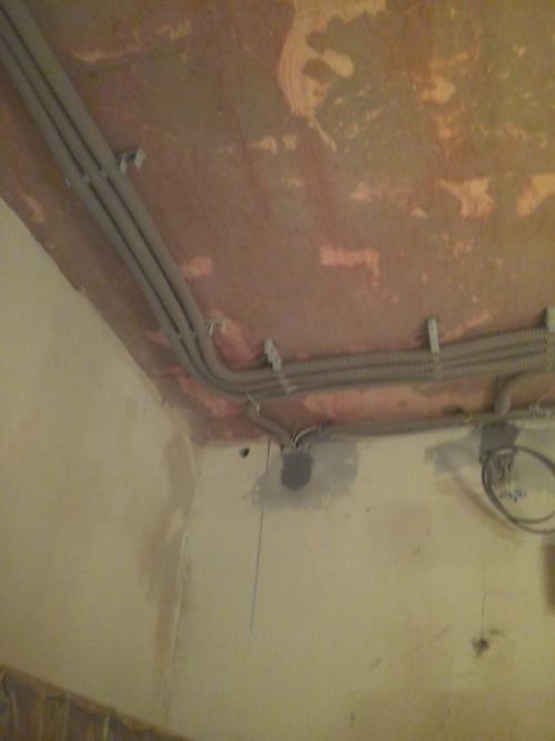 Заменил проводку в двухкомнатной квартире своими руками! 08