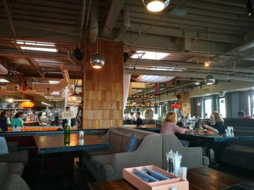 На днях посетил интересное местечко, находится в галерее на 5 этаже. 06