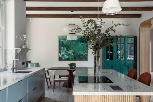 Уютный дом с видом на лес. 01