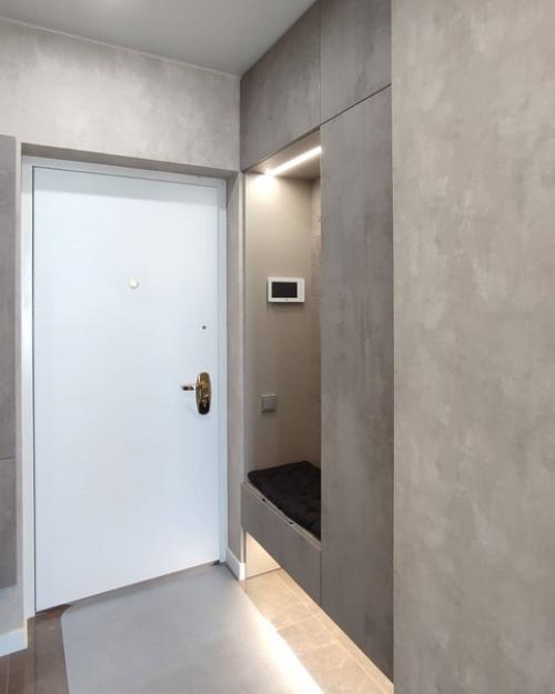 Встроенная прихожая с подсветкой. 01