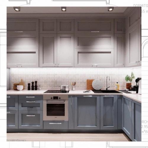 Кухонные шкафы и полки, столовая мебель и декоративные ткани в синем цвете выглядят эффектно, успокаивающе и свежо. 05