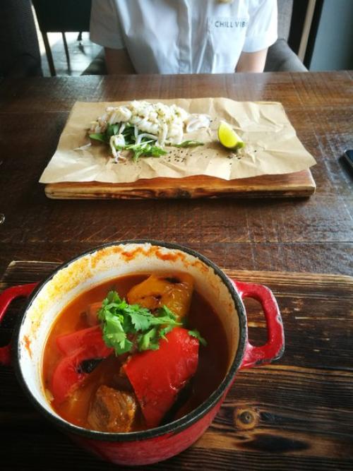 На днях посетил интересное местечко, находится в галерее на 5 этаже. 02