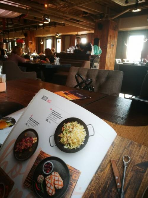 На днях посетил интересное местечко, находится в галерее на 5 этаже. 04