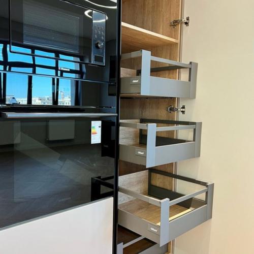 Закончили монтаж кухни. 08