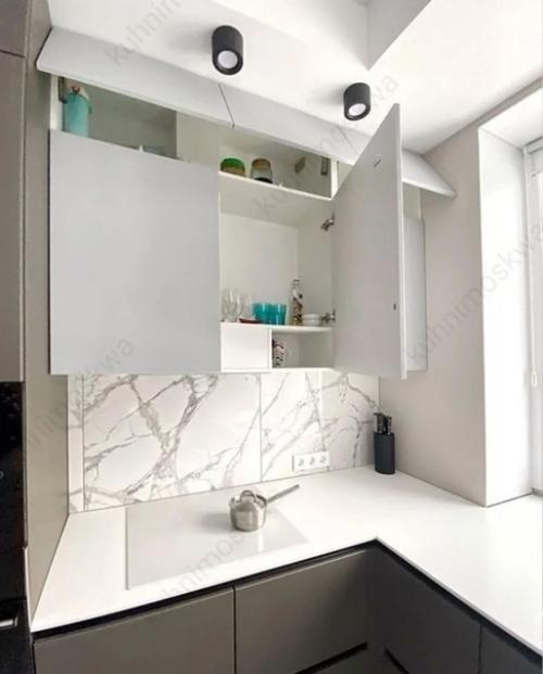 Решили использовать зону у окна по максимуму. 02