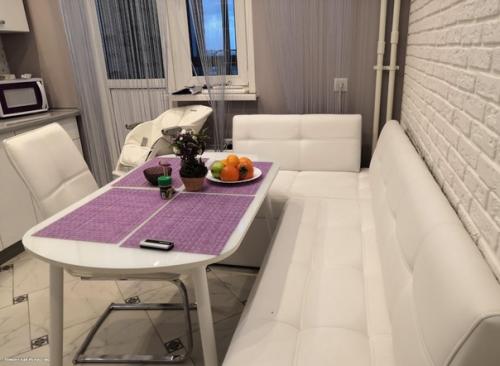 32 кв.  м. весь ремонт сделан самостоятельно. 09