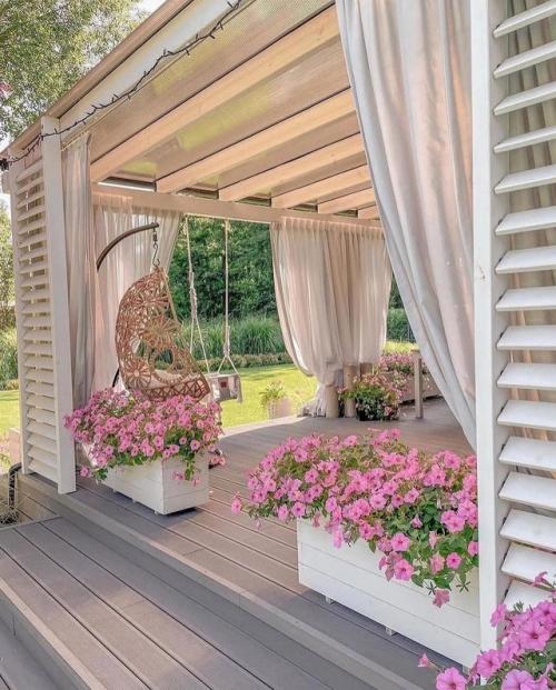 Тёплая, уютная атмосфера наполняет каждую комнату - здесь хочется остаться. 05