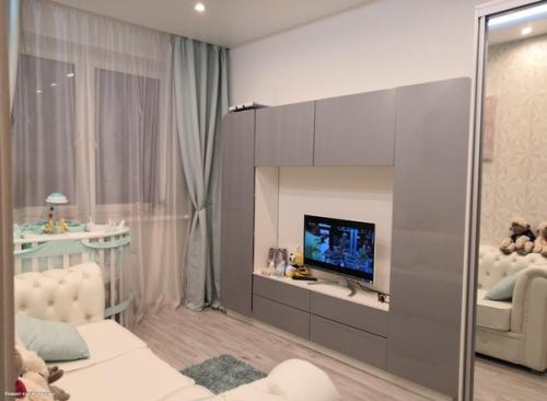 32 кв.  м. весь ремонт сделан самостоятельно. 05