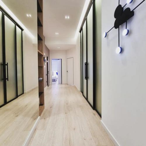 219 тыс.  Долларов за квартиру, ремонт и мебель. 07