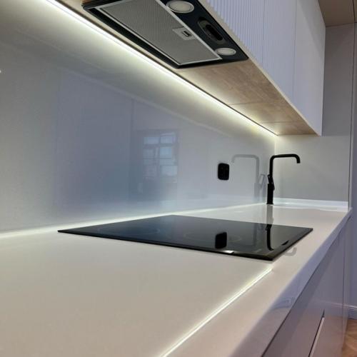 Закончили монтаж кухни. 07