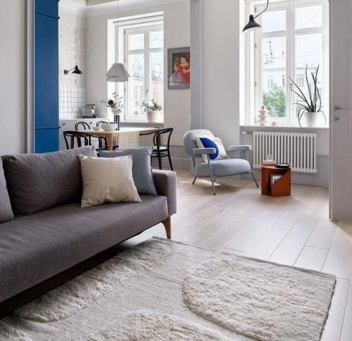 В современном дизайне сохранили дух старой квартиры. 03