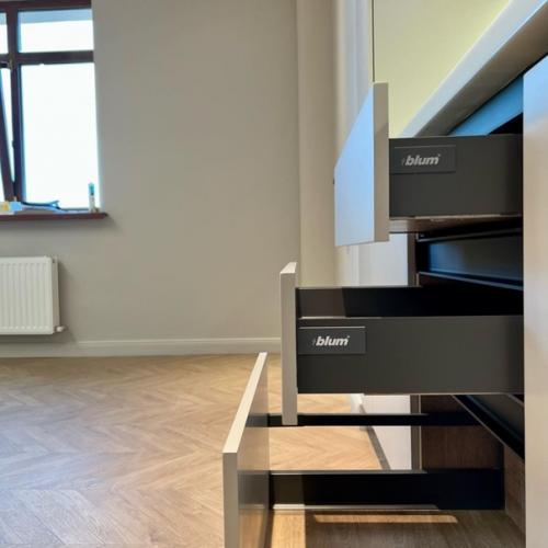 Закончили монтаж кухни. 05