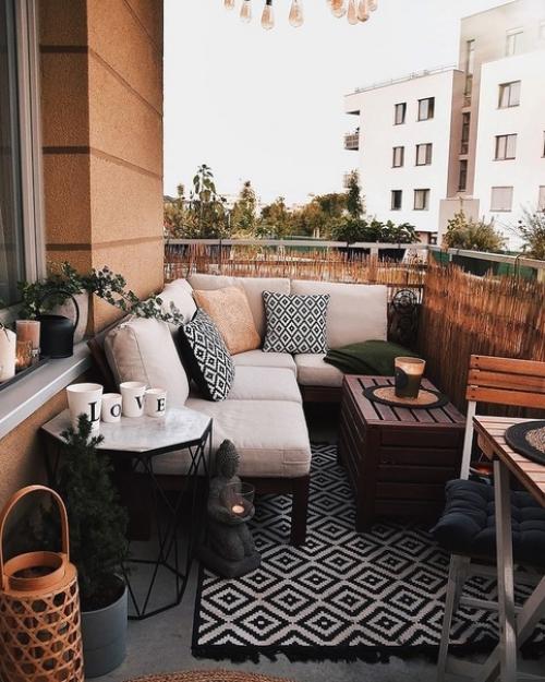 Сделали для вас небольшую подборку уютный балконов. 03