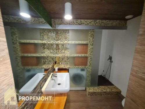 Очень крутой дизайнерский ремонт в квартире, площадью 54 кв. 09