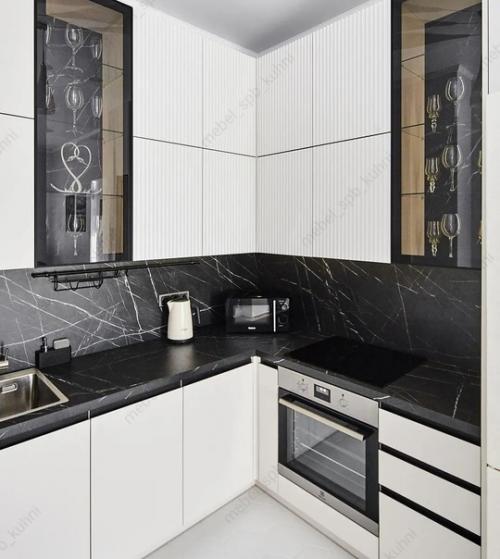 Кухня сразу после монтажа. 01