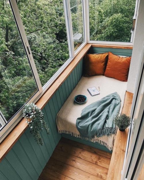 Сделали для вас небольшую подборку уютный балконов. 01