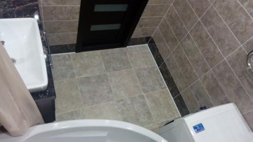 Закончили ремонт в ванной. 07