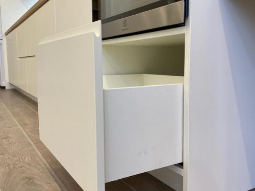 Прямая и функциональная кухня. 07