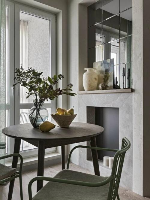 Небольшая по площади, но очень продуманная и визуально просторная - эта двухкомнатная квартира площадью 41, 5 кв. 04